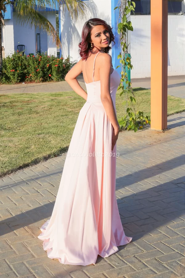 vestido longo rosé com fenda decote tule