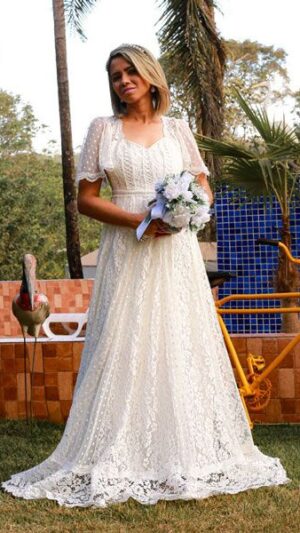 Vestido Longo de Noiva em Renda com Manguinha de Tule Poá e Costas em Renda