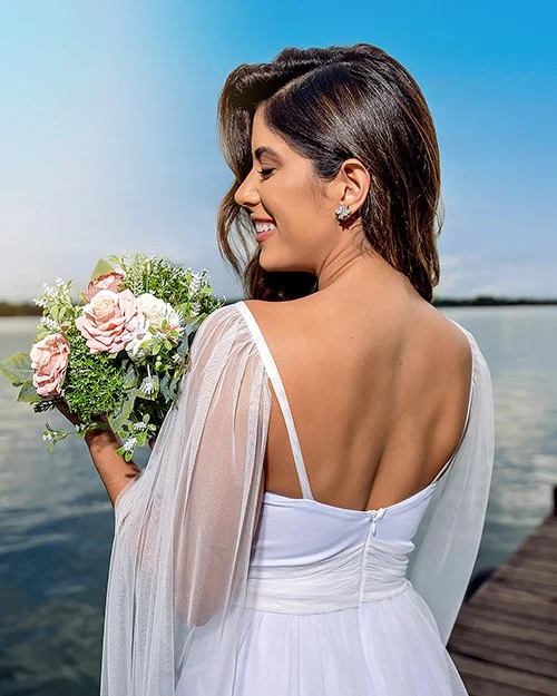 Vestido de Noiva Longo com Capa de Tule e Decote Coração