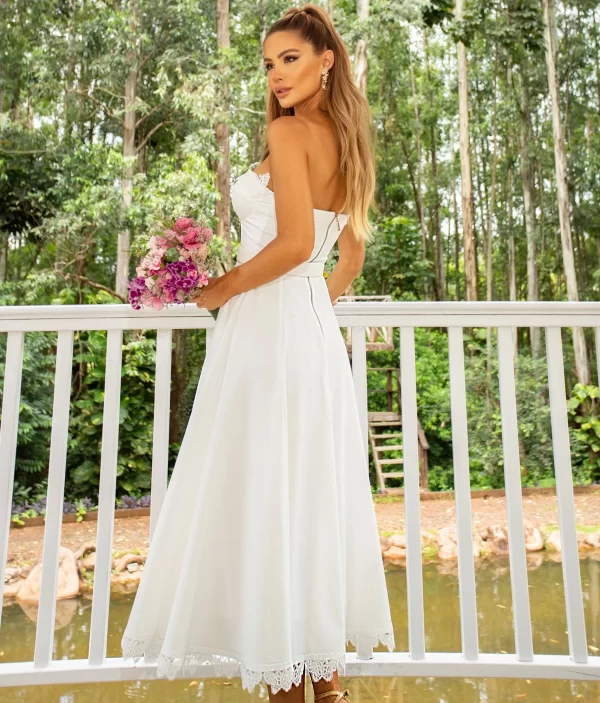 Vestido noiva midi ombro a ombro, manga ciganinha e barra de renda