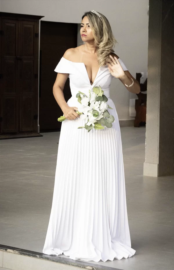 Vestido noiva ombro a ombro com saia plissada